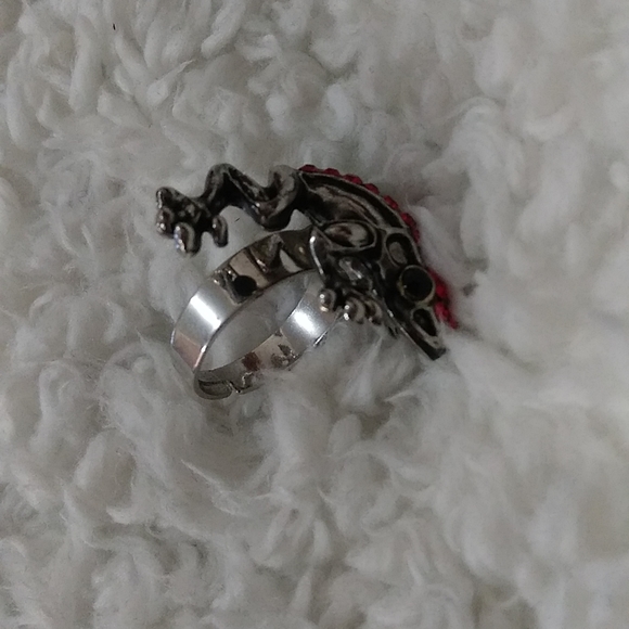 Adjustible Sparkling Frog Ring Red Jewelry - Picture 6 of 7